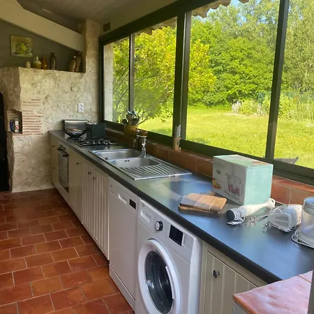 Holiday home Maison Perigourdine Avec Piscine & Charme Ancien