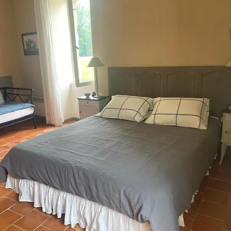 Holiday home Maison Perigourdine Avec Piscine & Charme Ancien